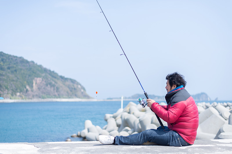 海水浴やマリンスポーツ、釣りも楽しめます。